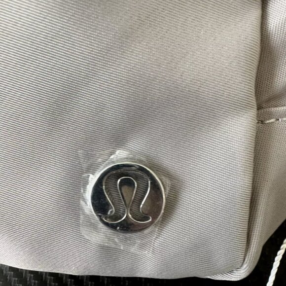 BELT BAG LULULEMON athletica 1L SILVER DROP - Picture 3 of 4